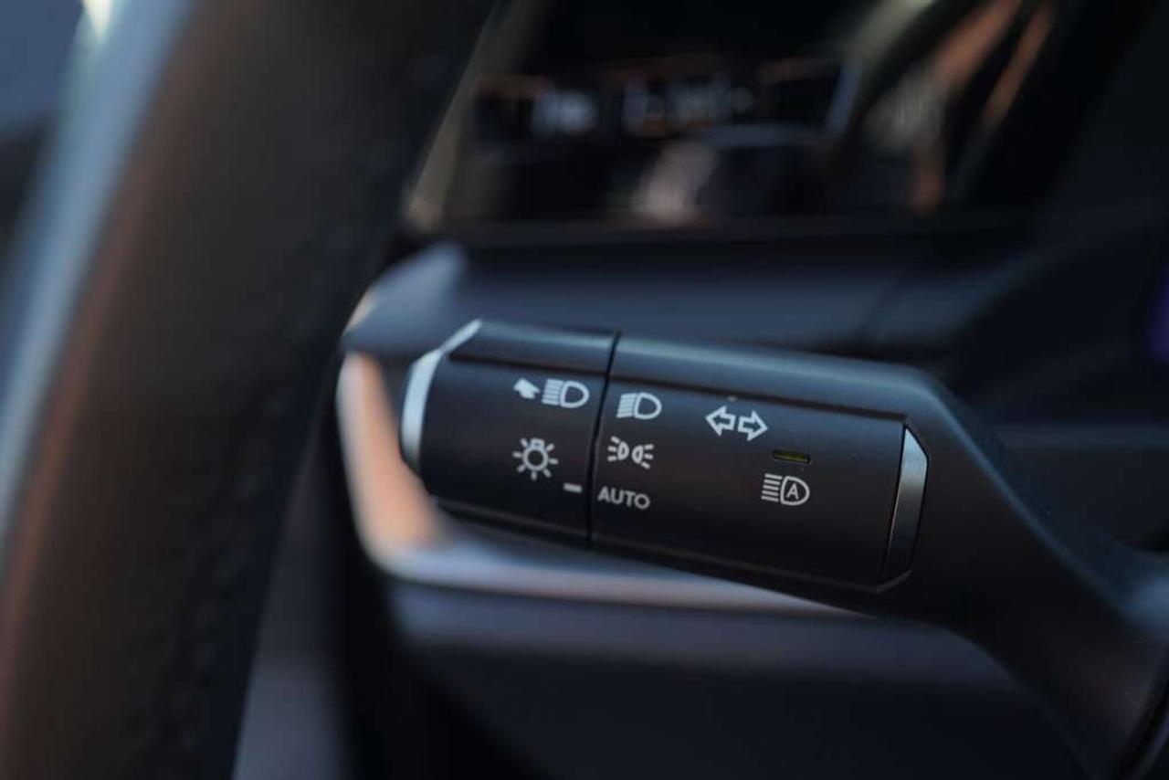 2024 Lexus RZ 450E KEYLESS ENTRY ALLOY WHEELS APPLE CARPLAY Photo