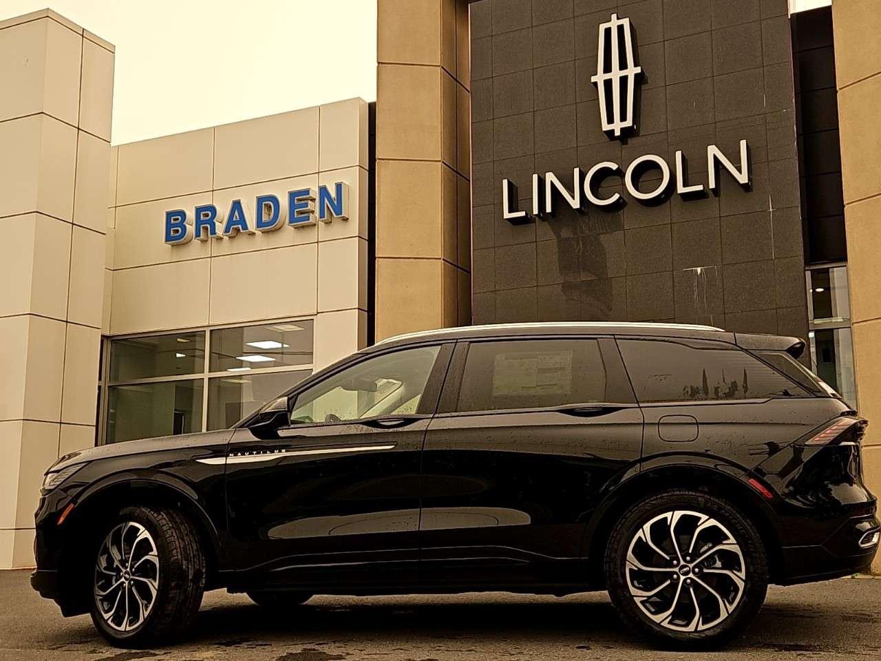 2026 Lincoln Nautilus Reserve AWD Photo