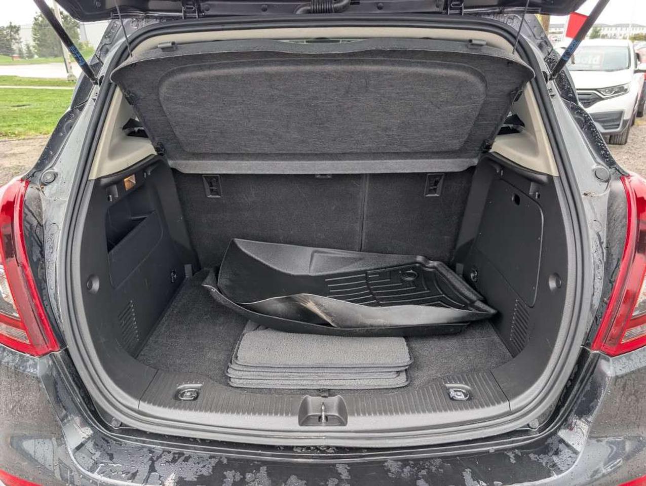 2019 Buick Encore Essence AWD   NAV   LEATHER   SUNROOF   CAMERA Photo