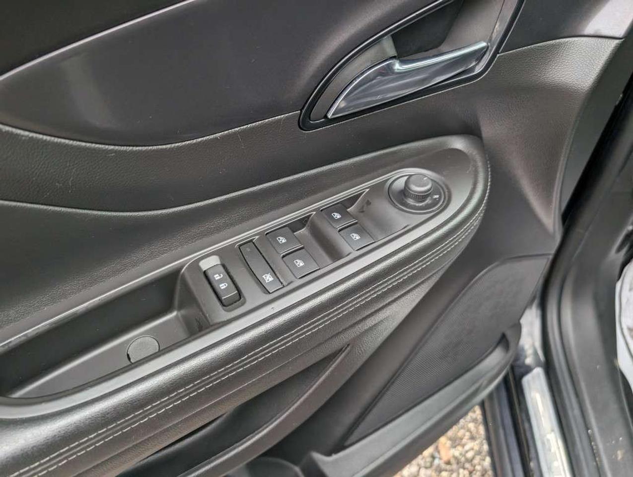 2019 Buick Encore Essence AWD   NAV   LEATHER   SUNROOF   CAMERA Photo