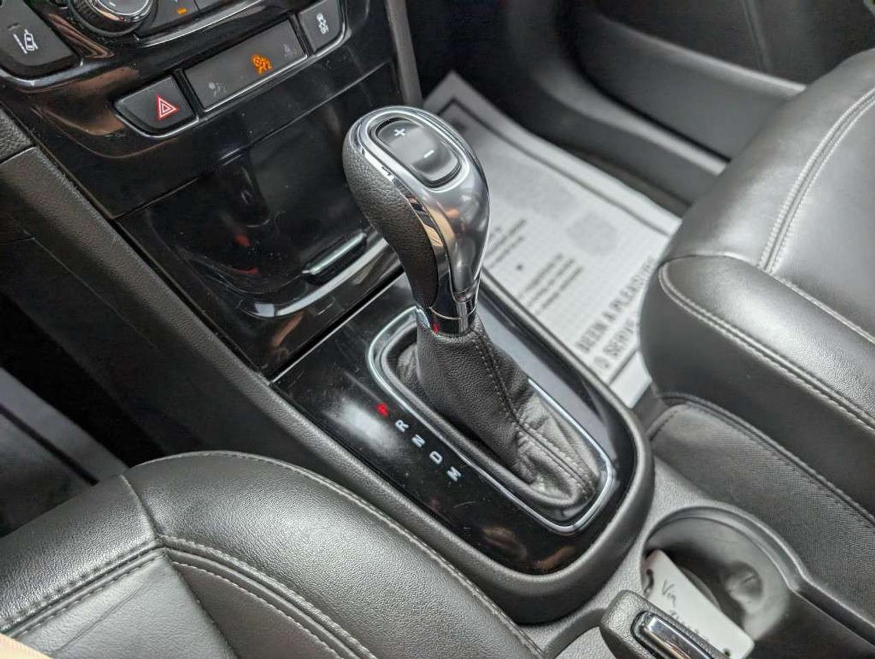 2019 Buick Encore Essence AWD   NAV   LEATHER   SUNROOF   CAMERA Photo