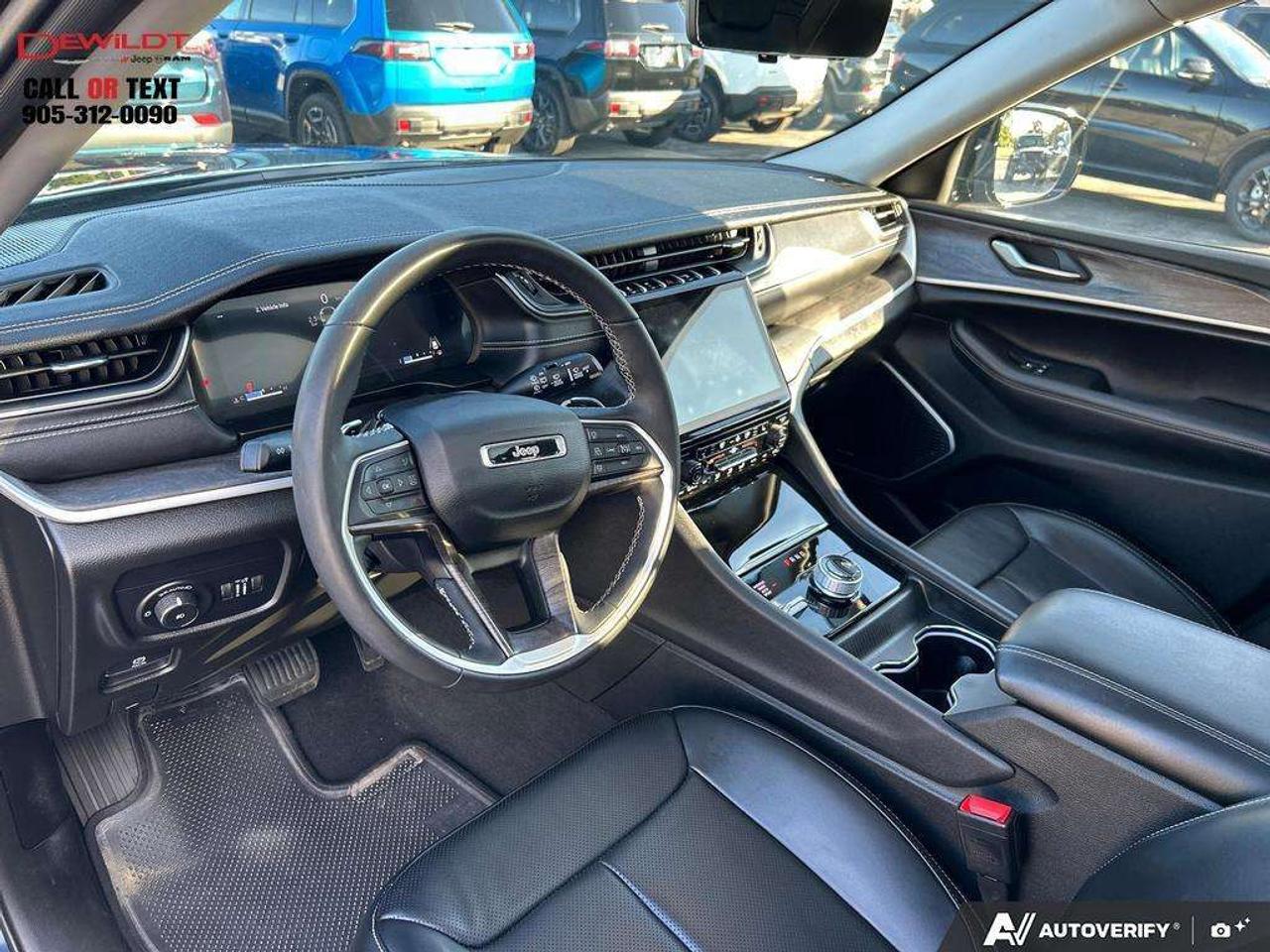 2023 Jeep Grand Cherokee LIMITED   LUXURY TECH   PANO ROOF Photo