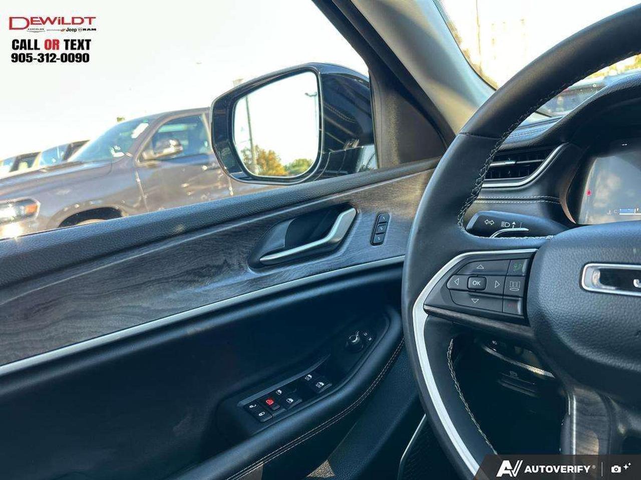 2023 Jeep Grand Cherokee LIMITED   LUXURY TECH   PANO ROOF Photo