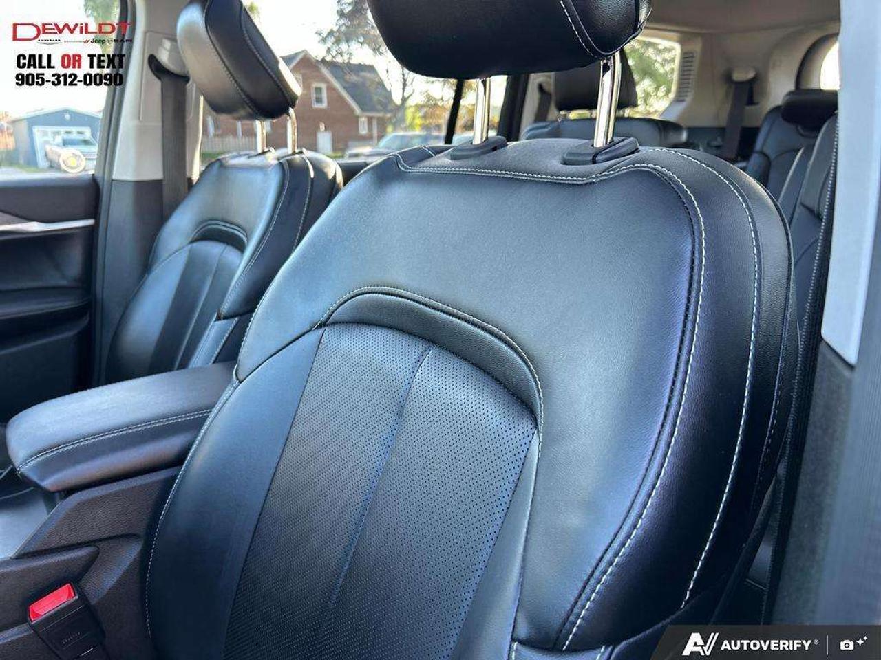 2023 Jeep Grand Cherokee LIMITED   LUXURY TECH   PANO ROOF Photo