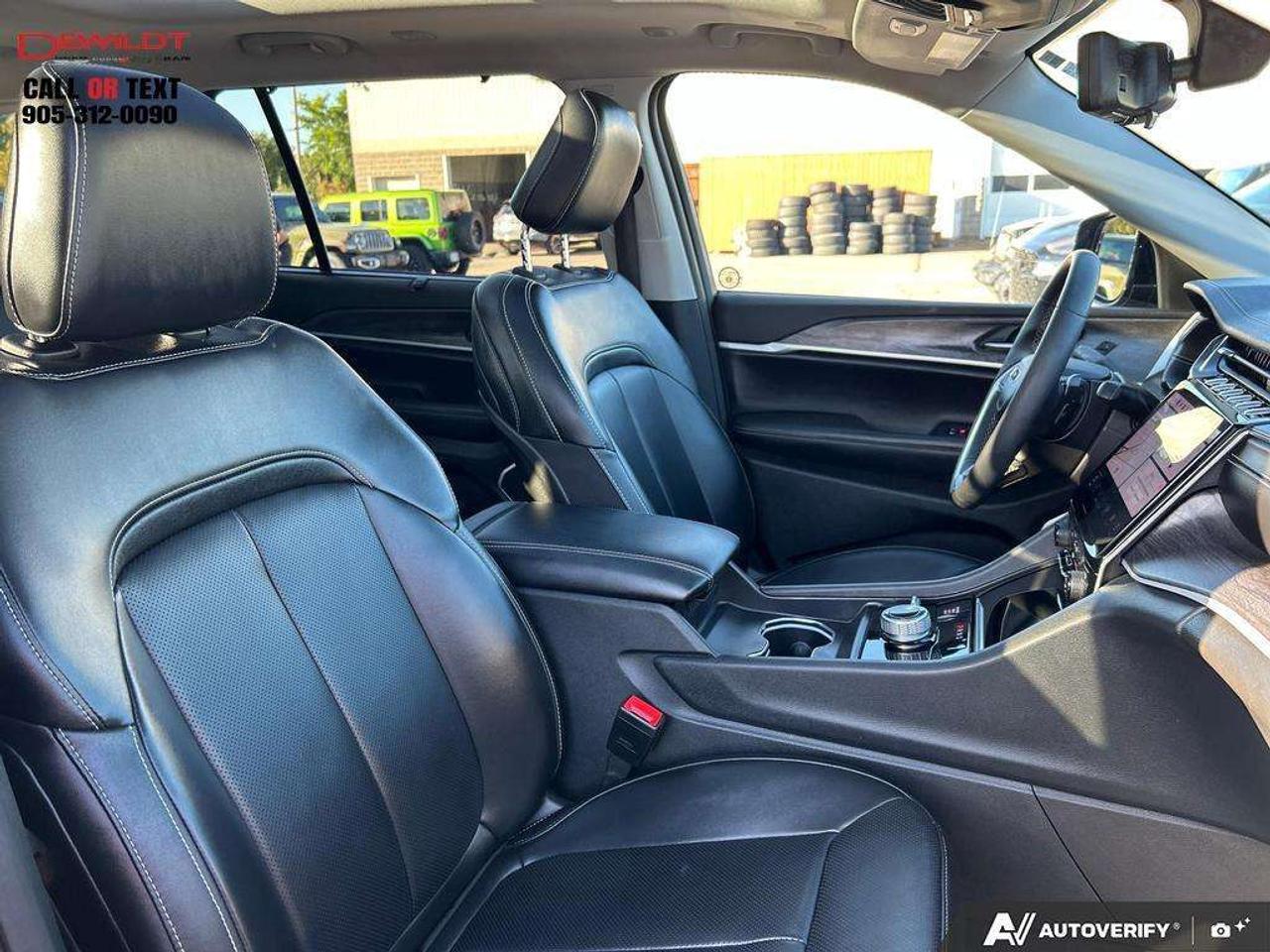 2023 Jeep Grand Cherokee LIMITED   LUXURY TECH   PANO ROOF Photo
