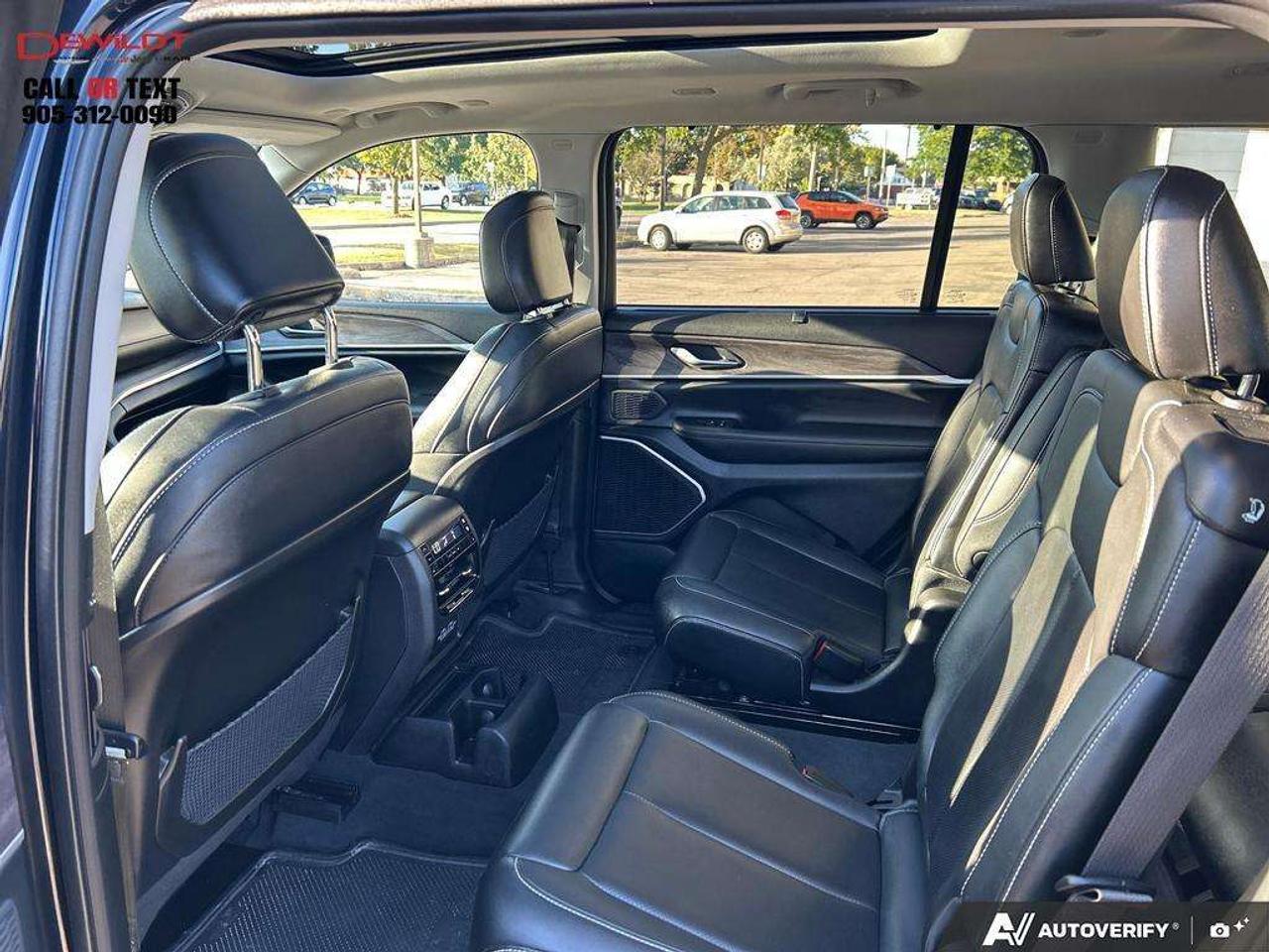 2023 Jeep Grand Cherokee LIMITED   LUXURY TECH   PANO ROOF Photo