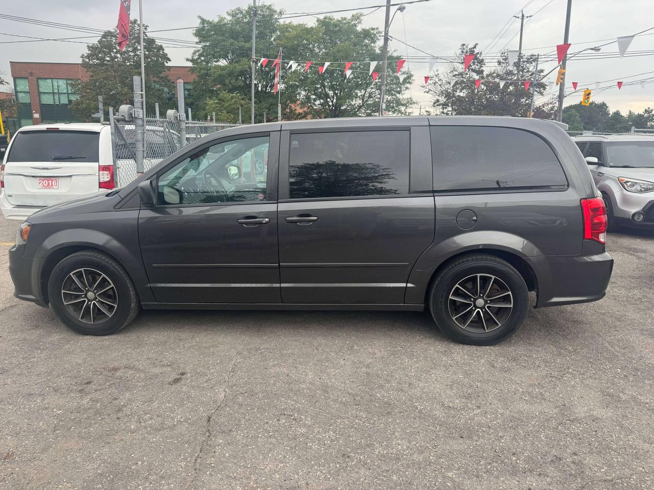2016 Dodge Grand Caravan *** 3 YEAR WARRANTY INCLUDED *** Photo