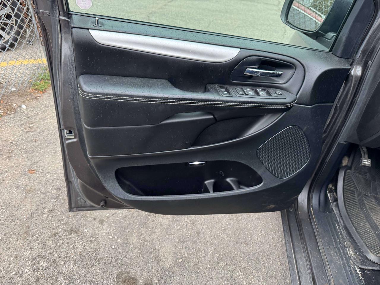 2016 Dodge Grand Caravan *** 3 YEAR WARRANTY INCLUDED *** Photo