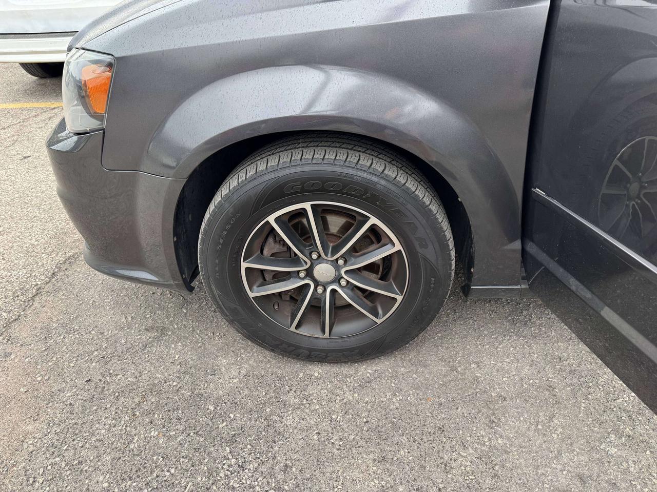 2016 Dodge Grand Caravan *** 3 YEAR WARRANTY INCLUDED *** Photo