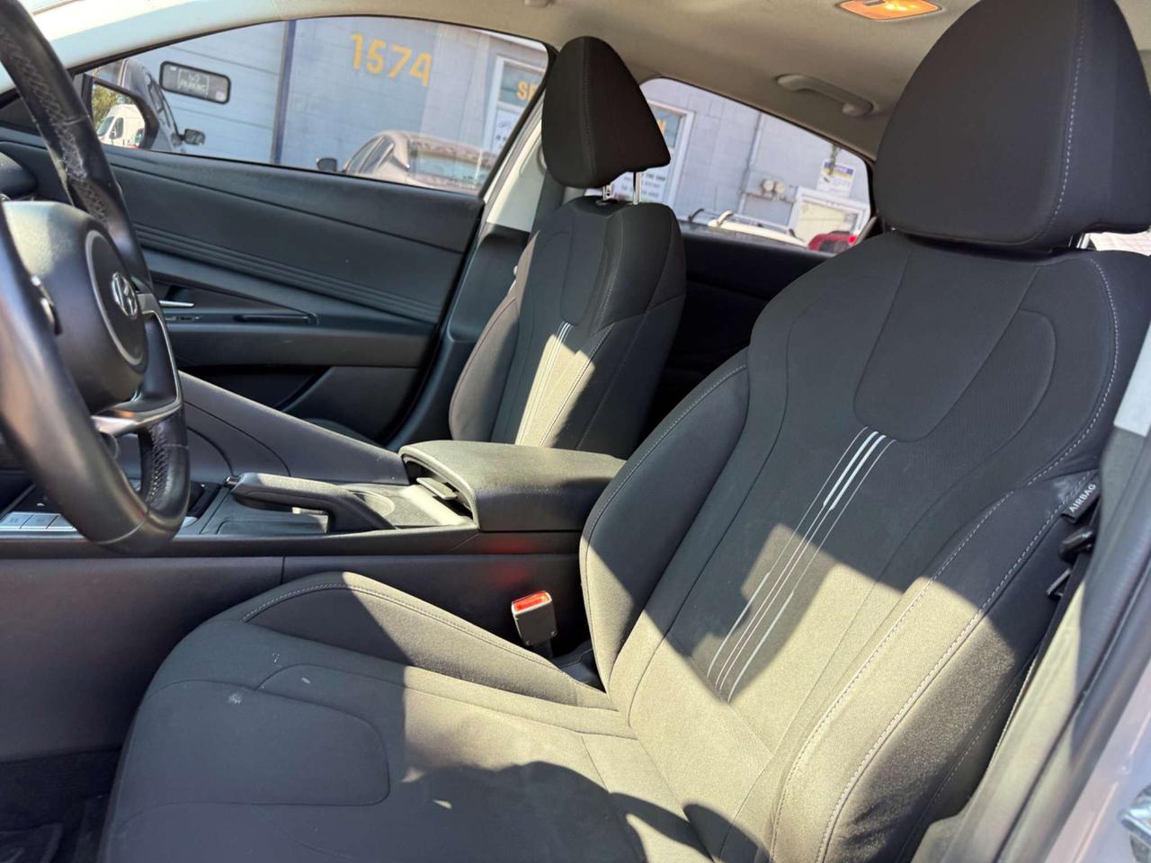 2021 Hyundai Elantra Preferred w/Sun & Tech Package *Certified* Photo