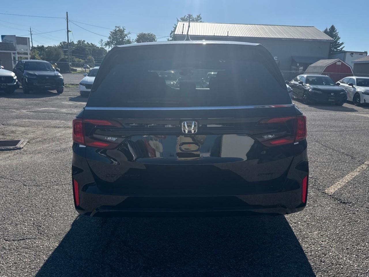2027 Honda Odyssey Sport-L Passenger Van Photo