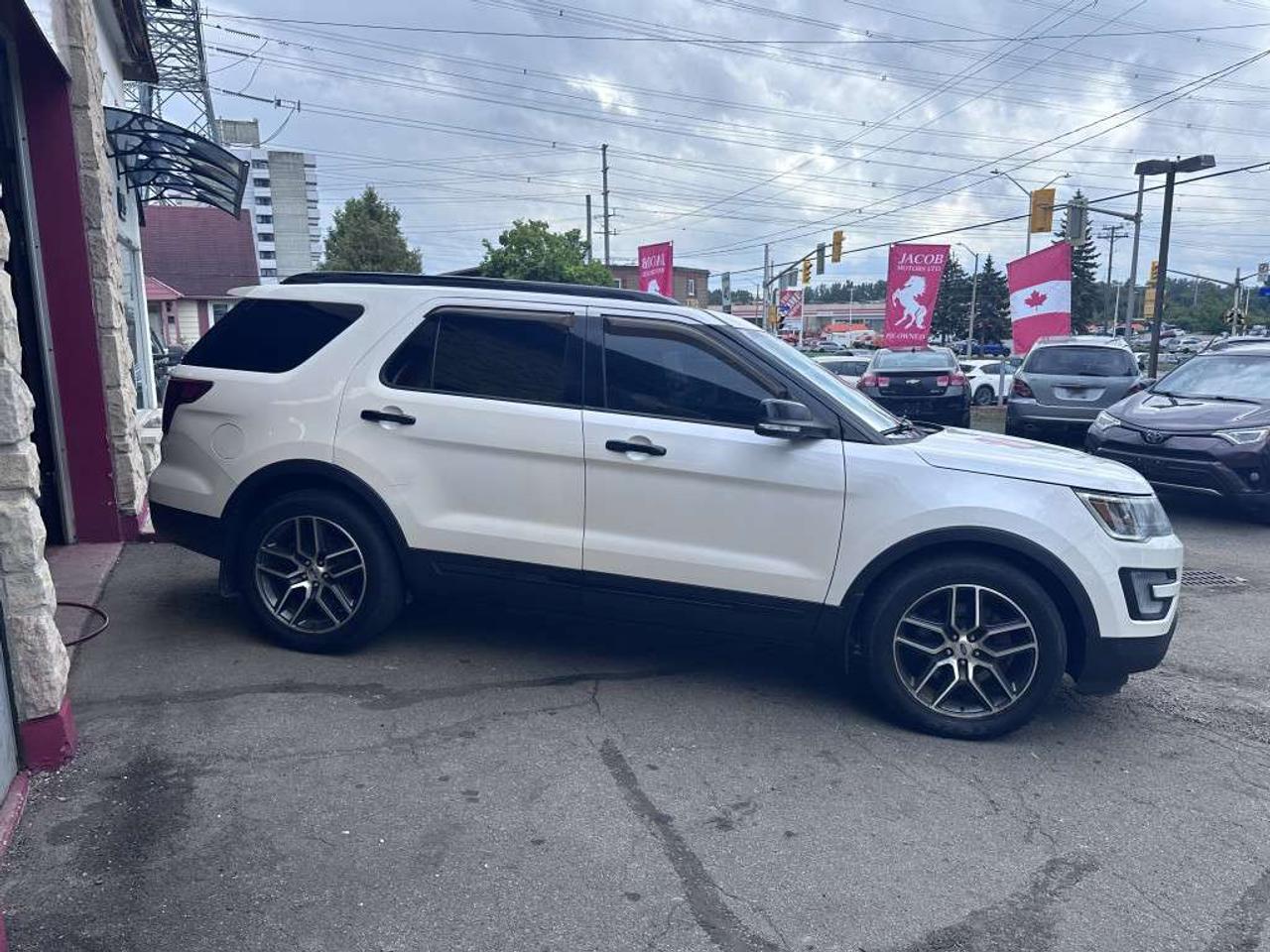 2017 Ford Explorer SPORT Photo1