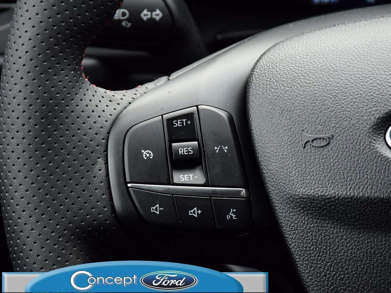 2025 Ford Escape ST-Line Photo