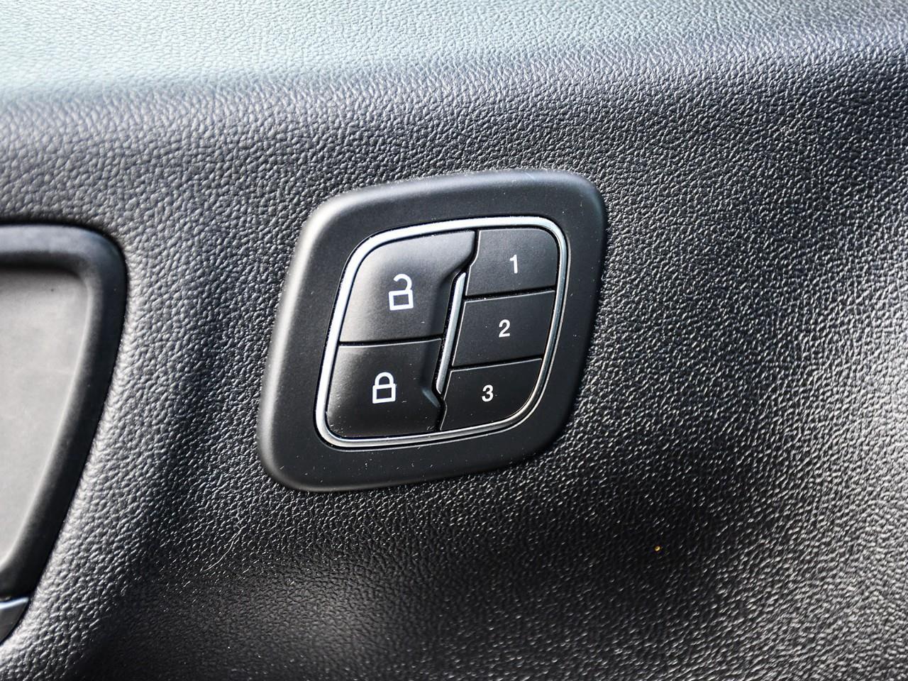 2022 Ford Escape PHEV Titanium NAV | HTD SEATS | HTD STEERING | ADAPTIVE CRUISE Photo
