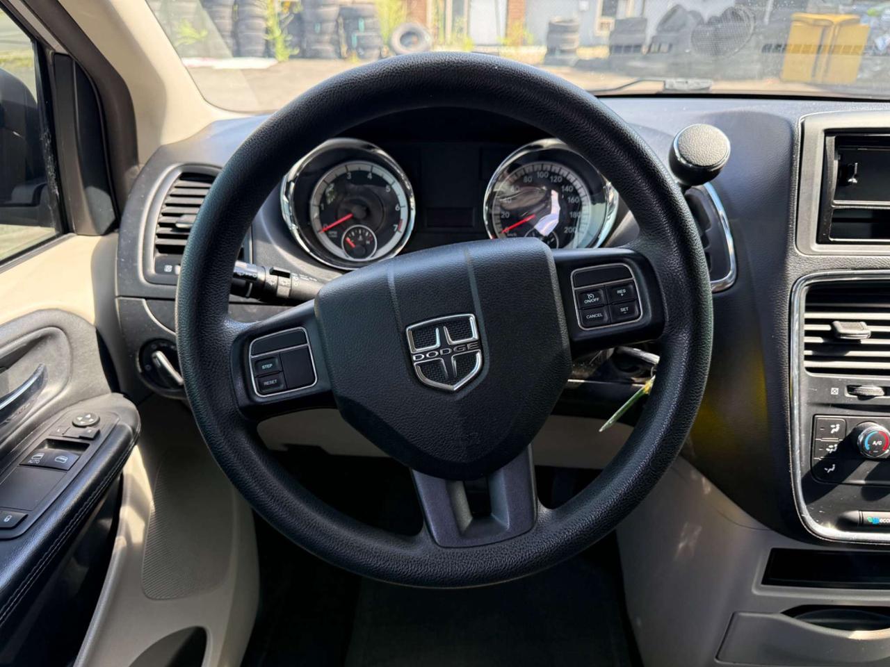 2015 Dodge Grand Caravan Canada Value Package *CERTIFIED* Photo