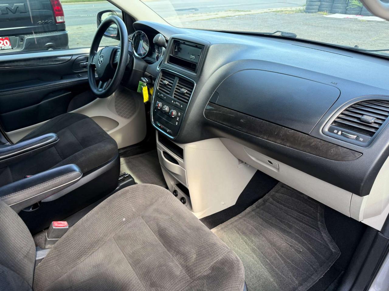 2015 Dodge Grand Caravan Canada Value Package *CERTIFIED* Photo