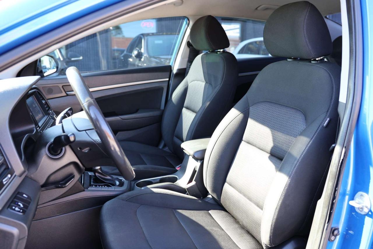 2018 Hyundai Elantra GL-AUTO/BACK UP CAMERA/BLIS/CLOTH/HEATED SEATS & STEERING/CARPLAY/BLUETOOTH Photo