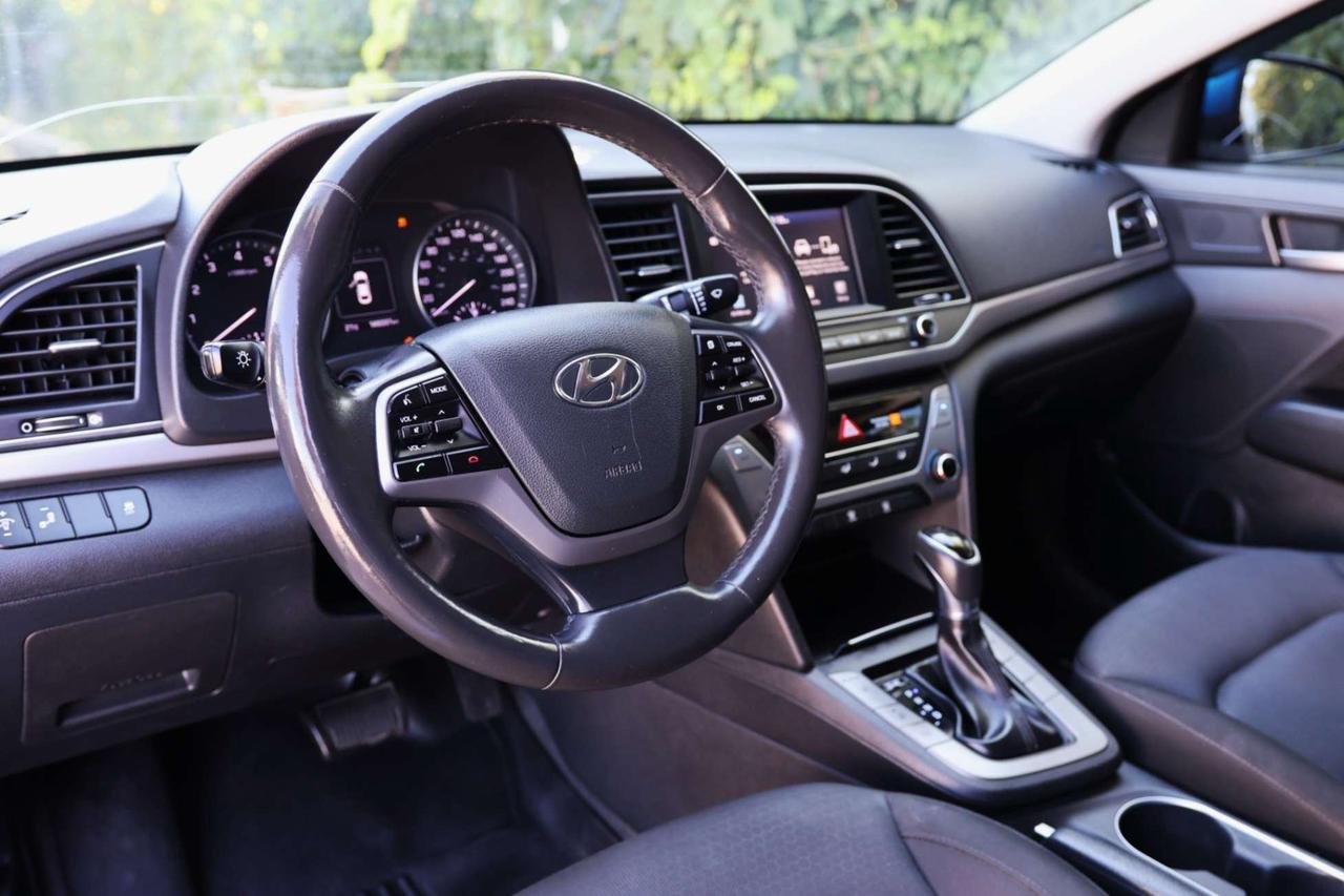 2018 Hyundai Elantra GL-AUTO/BACK UP CAMERA/BLIS/CLOTH/HEATED SEATS & STEERING/CARPLAY/BLUETOOTH Photo