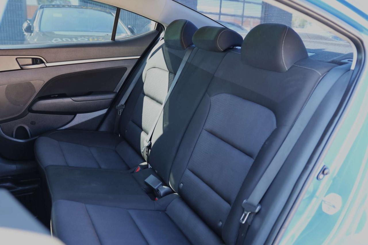 2018 Hyundai Elantra GL-AUTO/BACK UP CAMERA/BLIS/CLOTH/HEATED SEATS & STEERING/CARPLAY/BLUETOOTH Photo