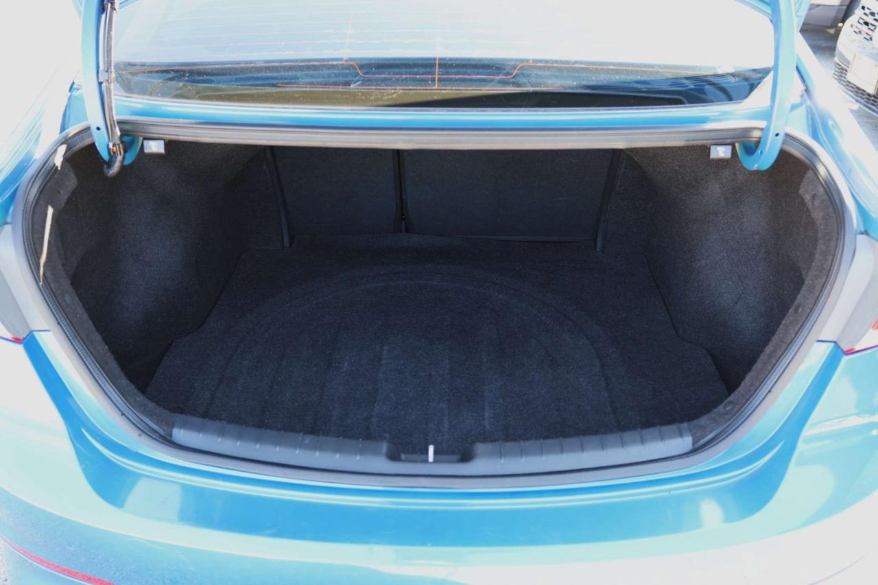 2018 Hyundai Elantra GL-AUTO/BACK UP CAMERA/BLIS/CLOTH/HEATED SEATS & STEERING/CARPLAY/BLUETOOTH Photo