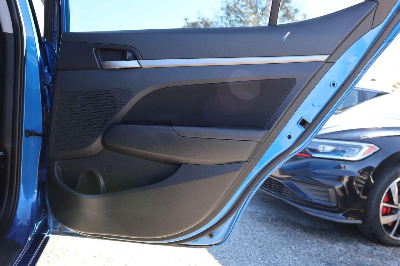 2018 Hyundai Elantra GL-AUTO/BACK UP CAMERA/BLIS/CLOTH/HEATED SEATS & STEERING/CARPLAY/BLUETOOTH Photo