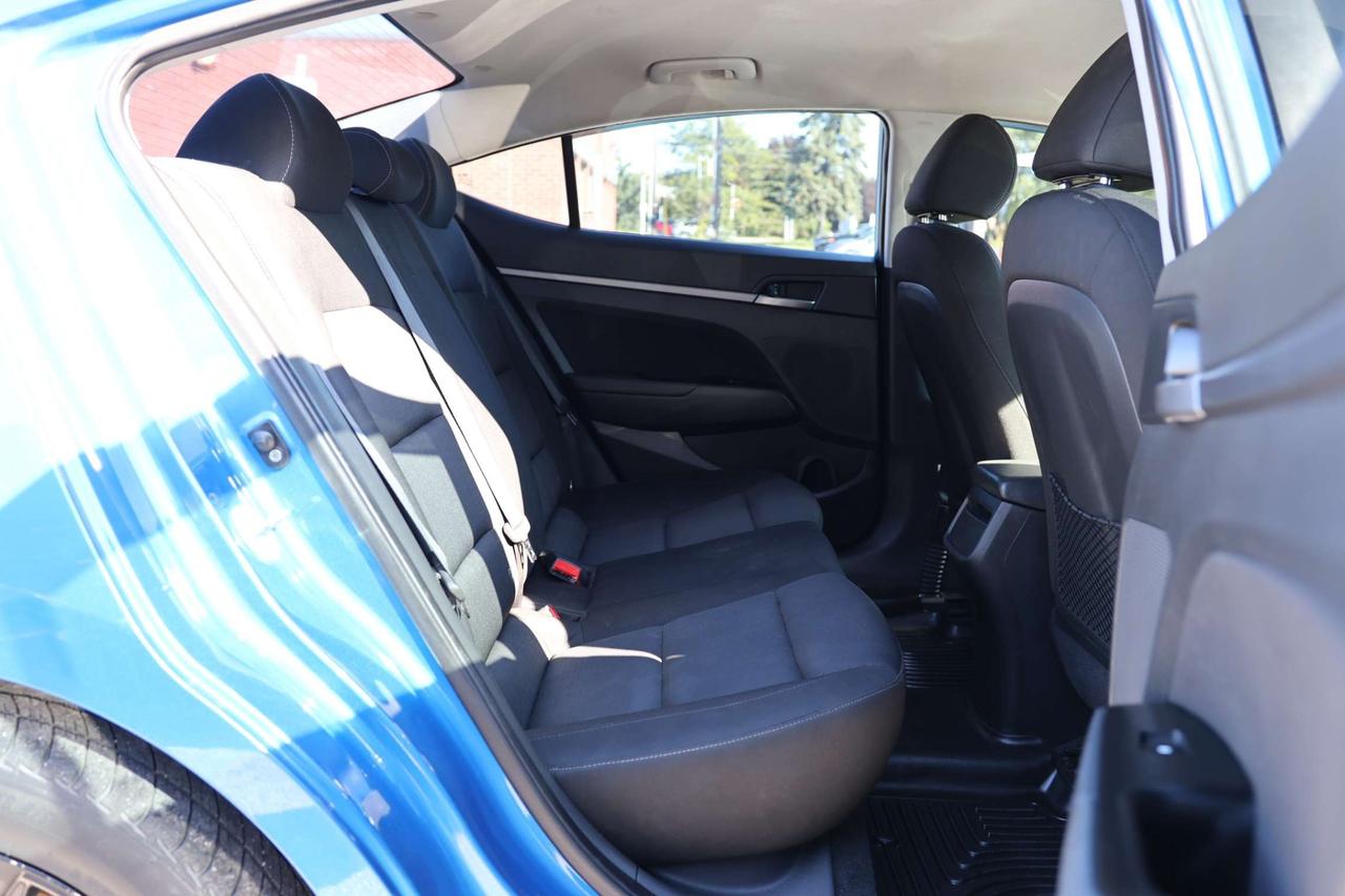 2018 Hyundai Elantra GL-AUTO/BACK UP CAMERA/BLIS/CLOTH/HEATED SEATS & STEERING/CARPLAY/BLUETOOTH Photo
