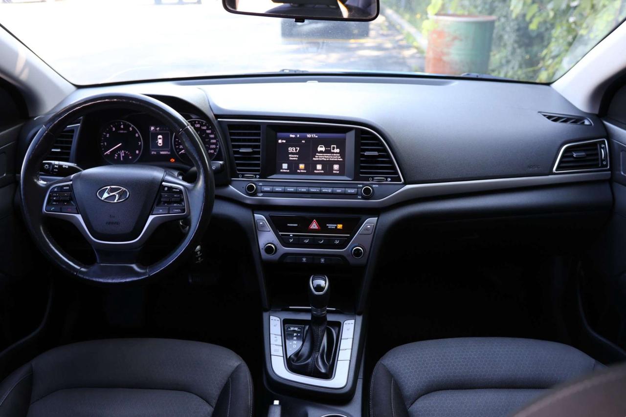 2018 Hyundai Elantra GL-AUTO/BACK UP CAMERA/BLIS/CLOTH/HEATED SEATS & STEERING/CARPLAY/BLUETOOTH Photo