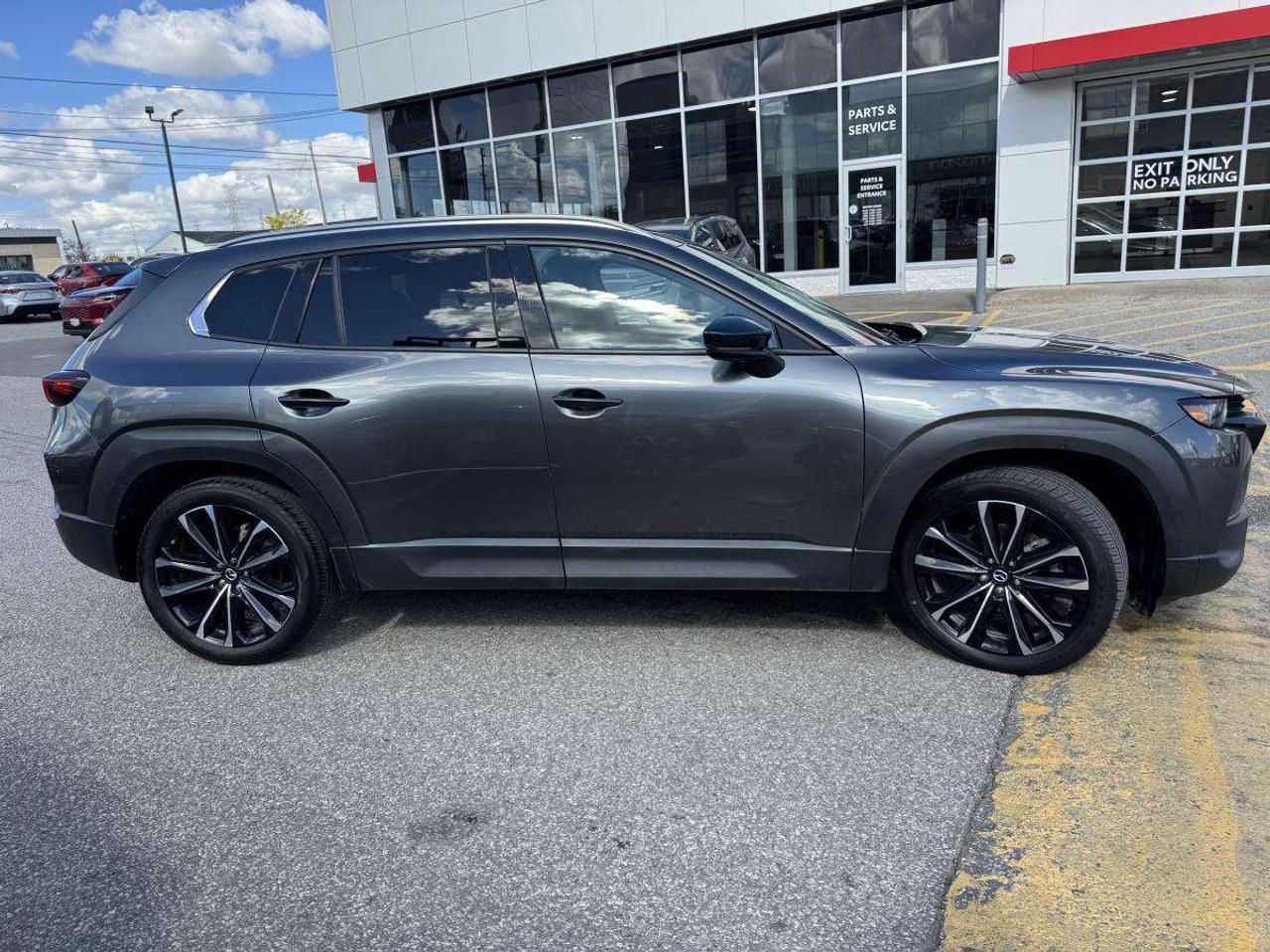 2024 Mazda CX-50 GT AWD/ 2.99% RATE/ CARFAX CLEAN/ CPO/ MUST SEE Photo3