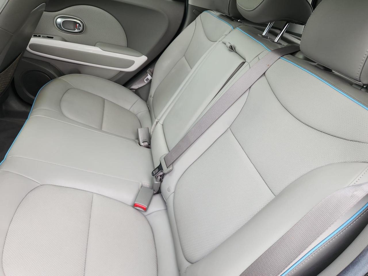 2018 Kia Soul EV EV Luxury w/Sunroof (A1) 4dr Hatchback Photo3