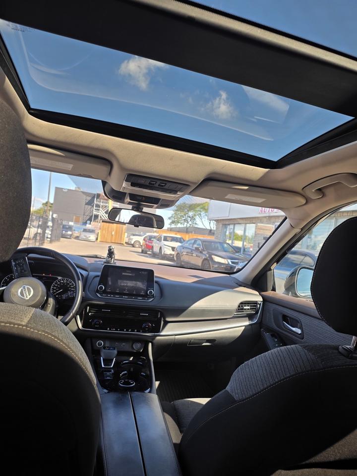 2021 Nissan Rogue SV Photo