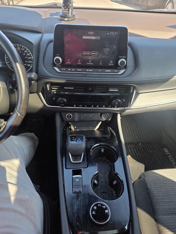2021 Nissan Rogue SV Photo