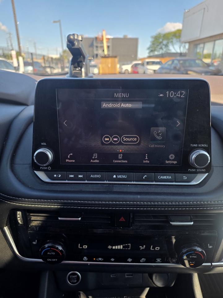 2021 Nissan Rogue SV Photo