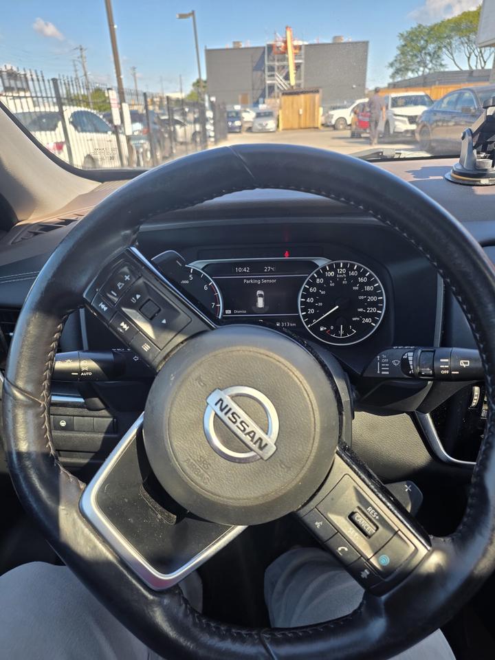 2021 Nissan Rogue SV Photo