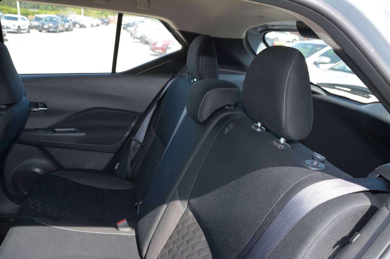 2024 Nissan Kicks SV Photo