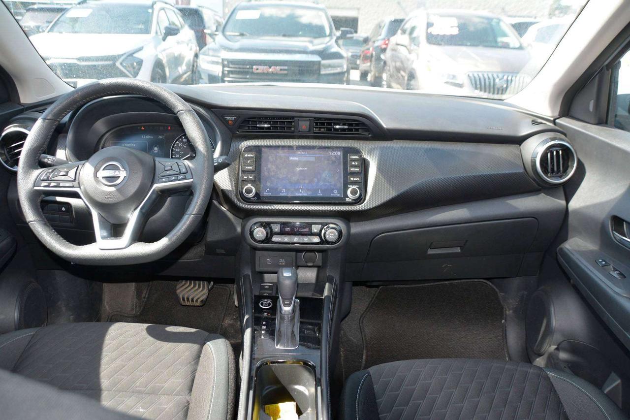 2024 Nissan Kicks SV Photo