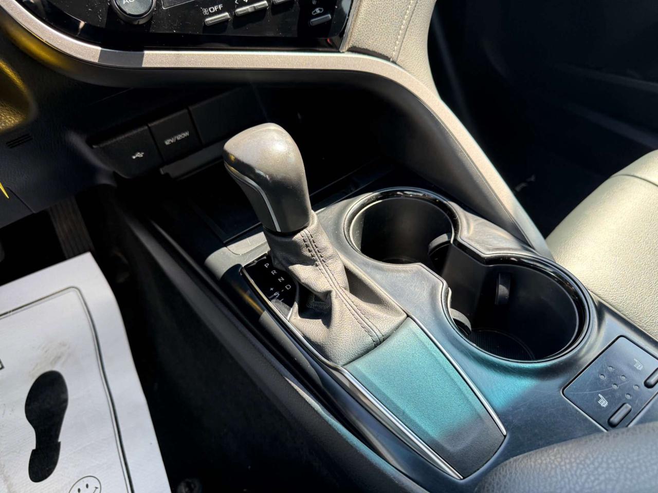 2020 Toyota Camry SE *CERTIFIED* Photo