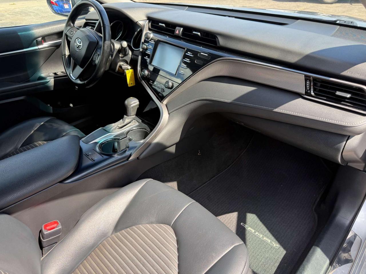2020 Toyota Camry SE *CERTIFIED* Photo