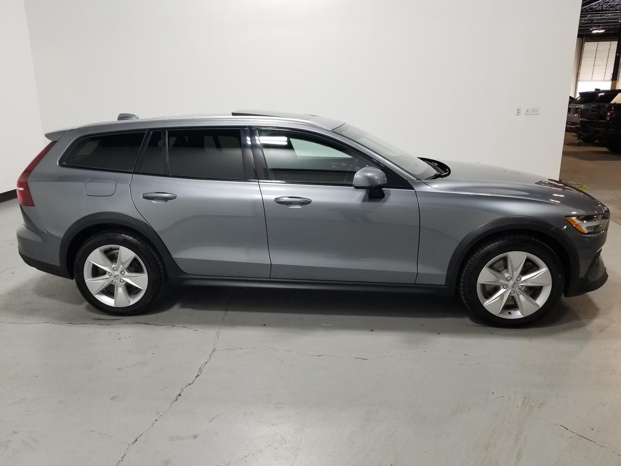 2020 Volvo V60 Cross Country T5 4dr All-Wheel Drive Wagon Photo