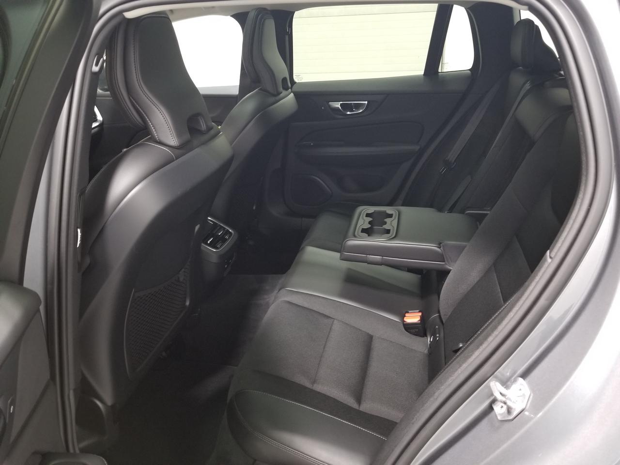 2020 Volvo V60 Cross Country T5 4dr All-Wheel Drive Wagon Photo