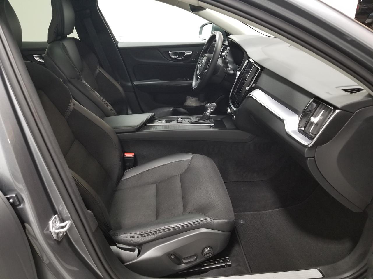 2020 Volvo V60 Cross Country T5 4dr All-Wheel Drive Wagon Photo