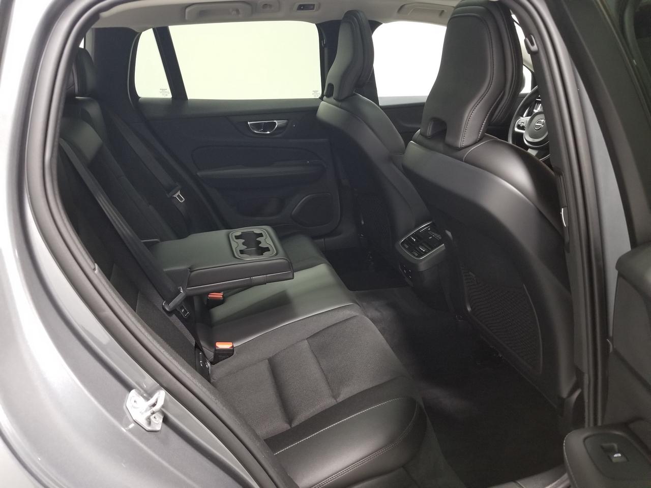 2020 Volvo V60 Cross Country T5 4dr All-Wheel Drive Wagon Photo