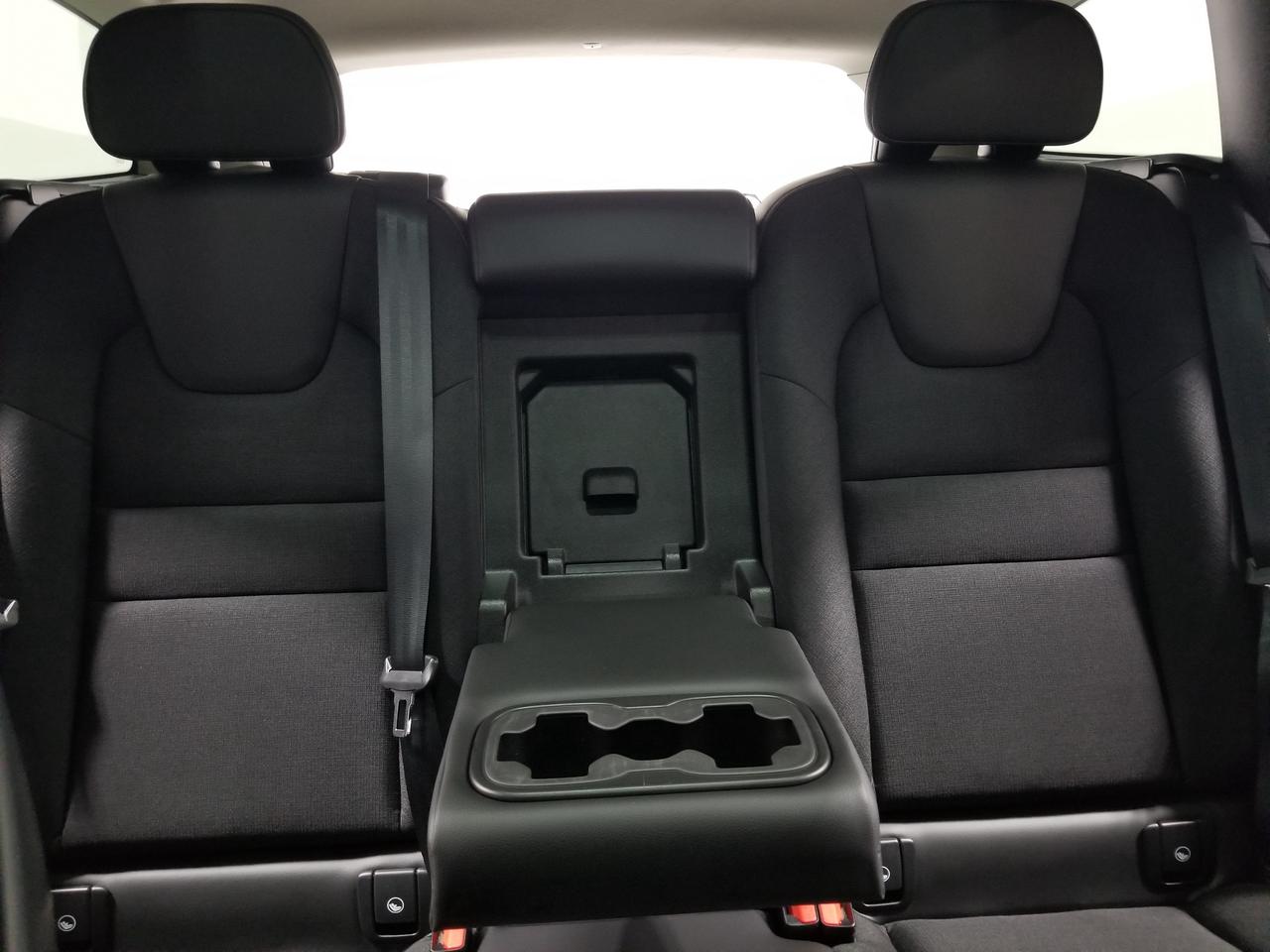 2020 Volvo V60 Cross Country T5 4dr All-Wheel Drive Wagon Photo