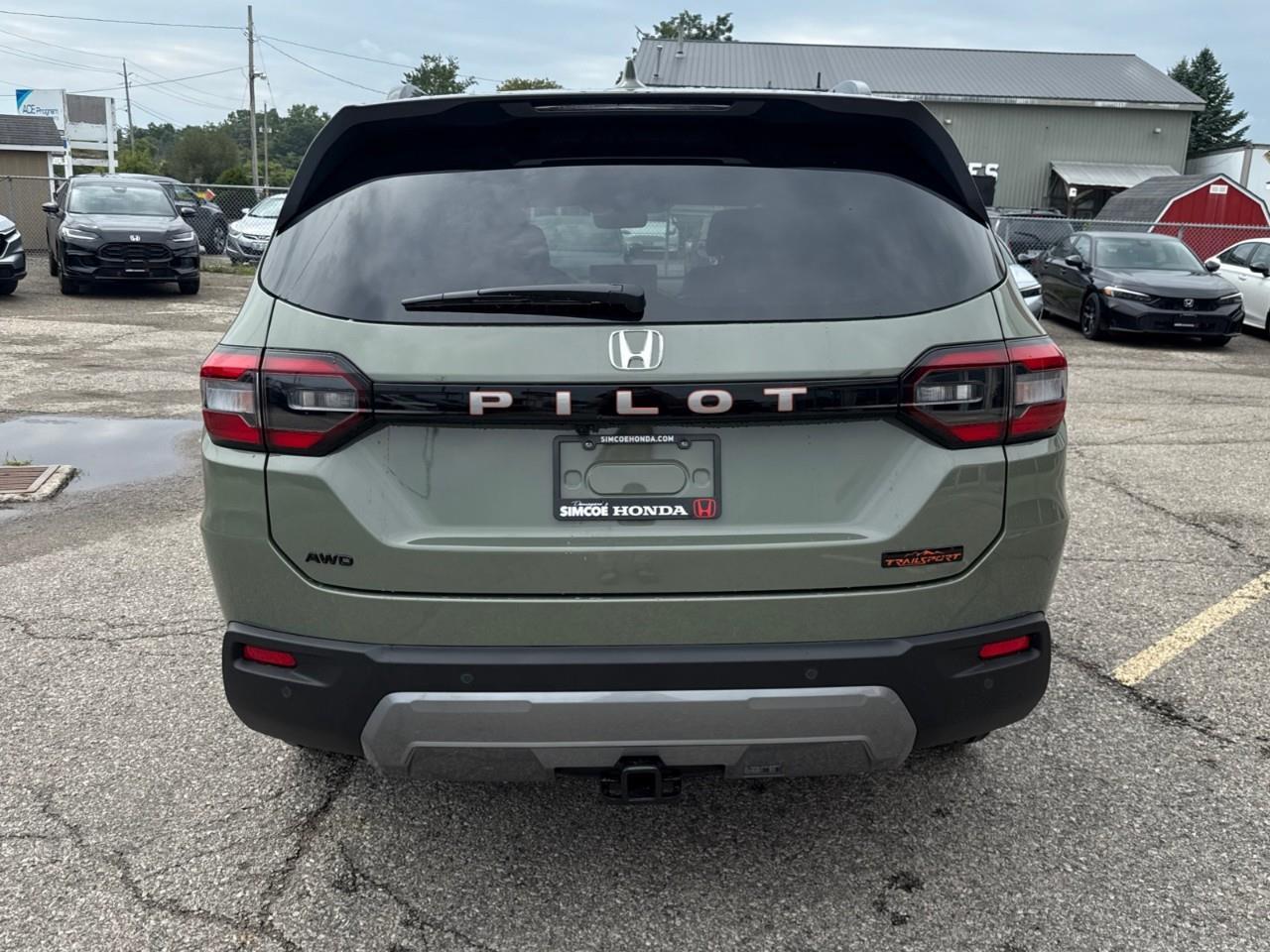 2026 Honda Pilot TrailSport 4dr All-Wheel Drive Photo3