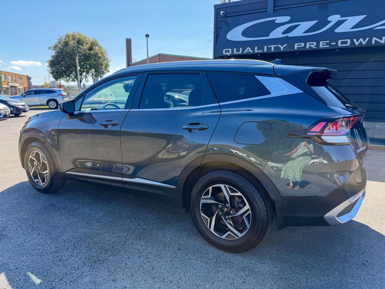 2024 Kia Sportage LX/CAMERA/LANE ASSIST/APPLE CARPLAY/LOW KM/2.5L Photo2