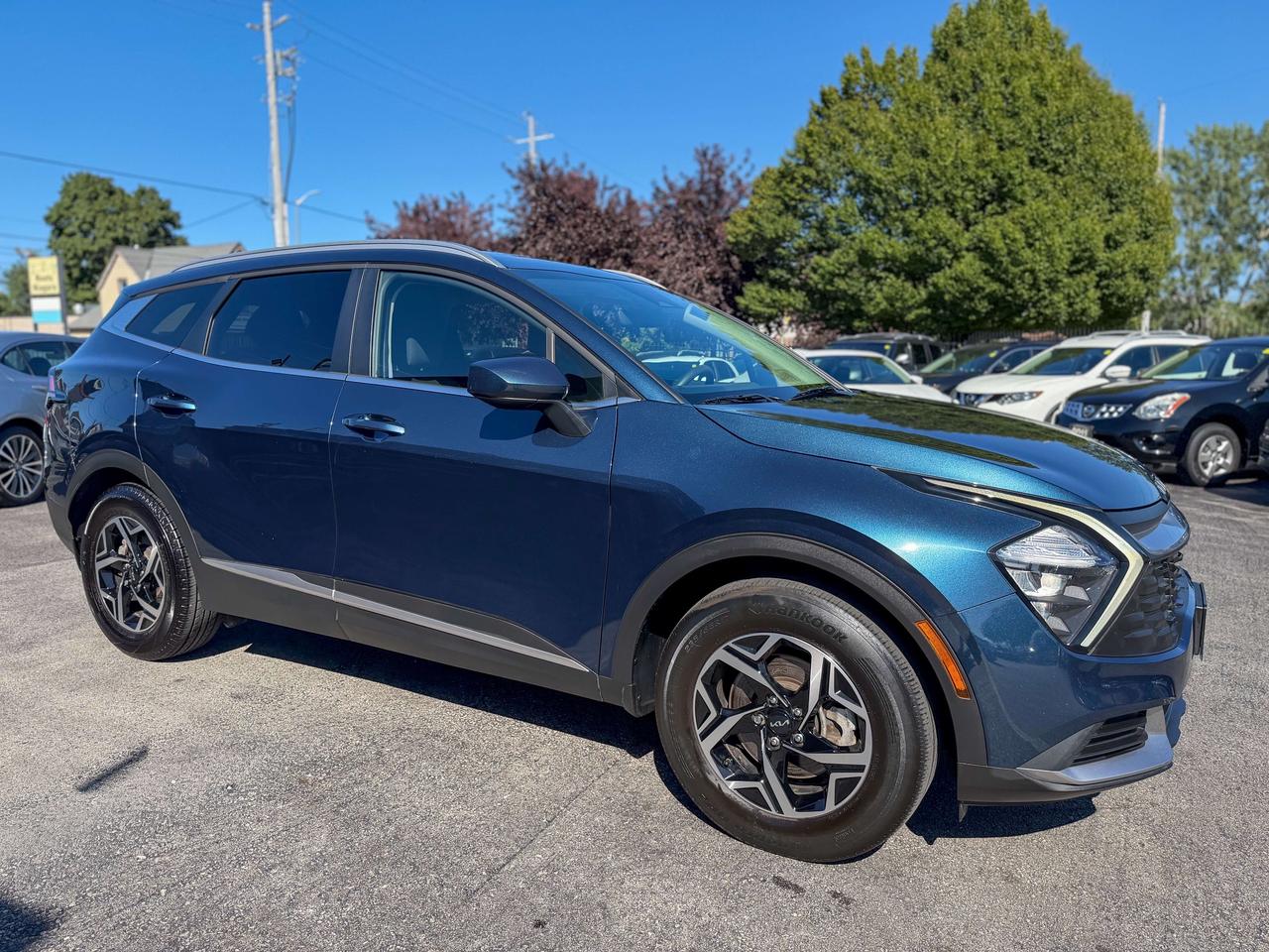 2024 Kia Sportage LX/CAMERA/LANE ASSIST/APPLE CARPLAY/LOW KM/2.5L Photo