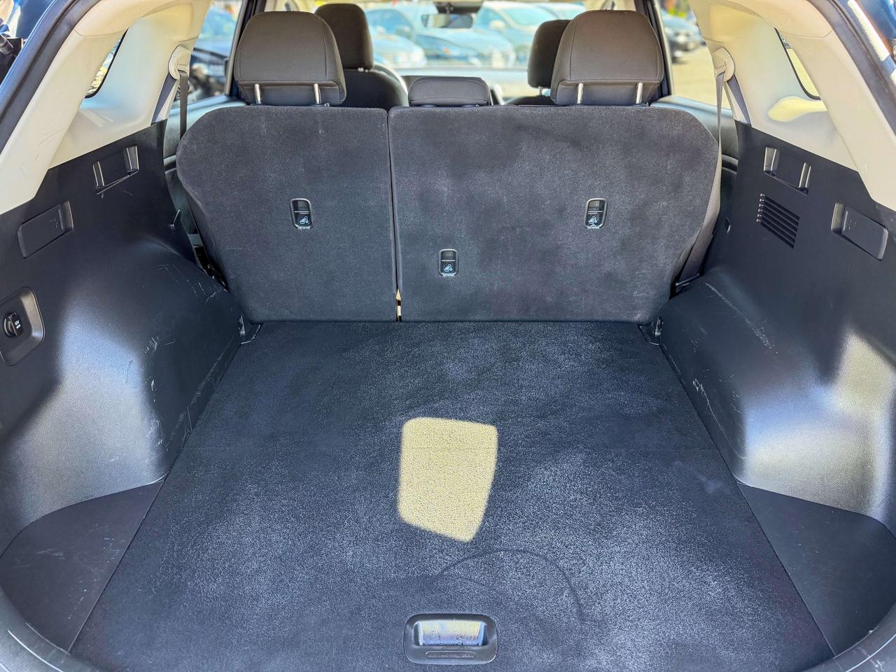 2024 Kia Sportage LX/CAMERA/LANE ASSIST/APPLE CARPLAY/LOW KM/2.5L Photo