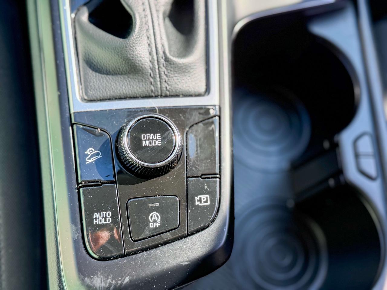 2024 Kia Sportage LX/CAMERA/LANE ASSIST/APPLE CARPLAY/LOW KM/2.5L Photo