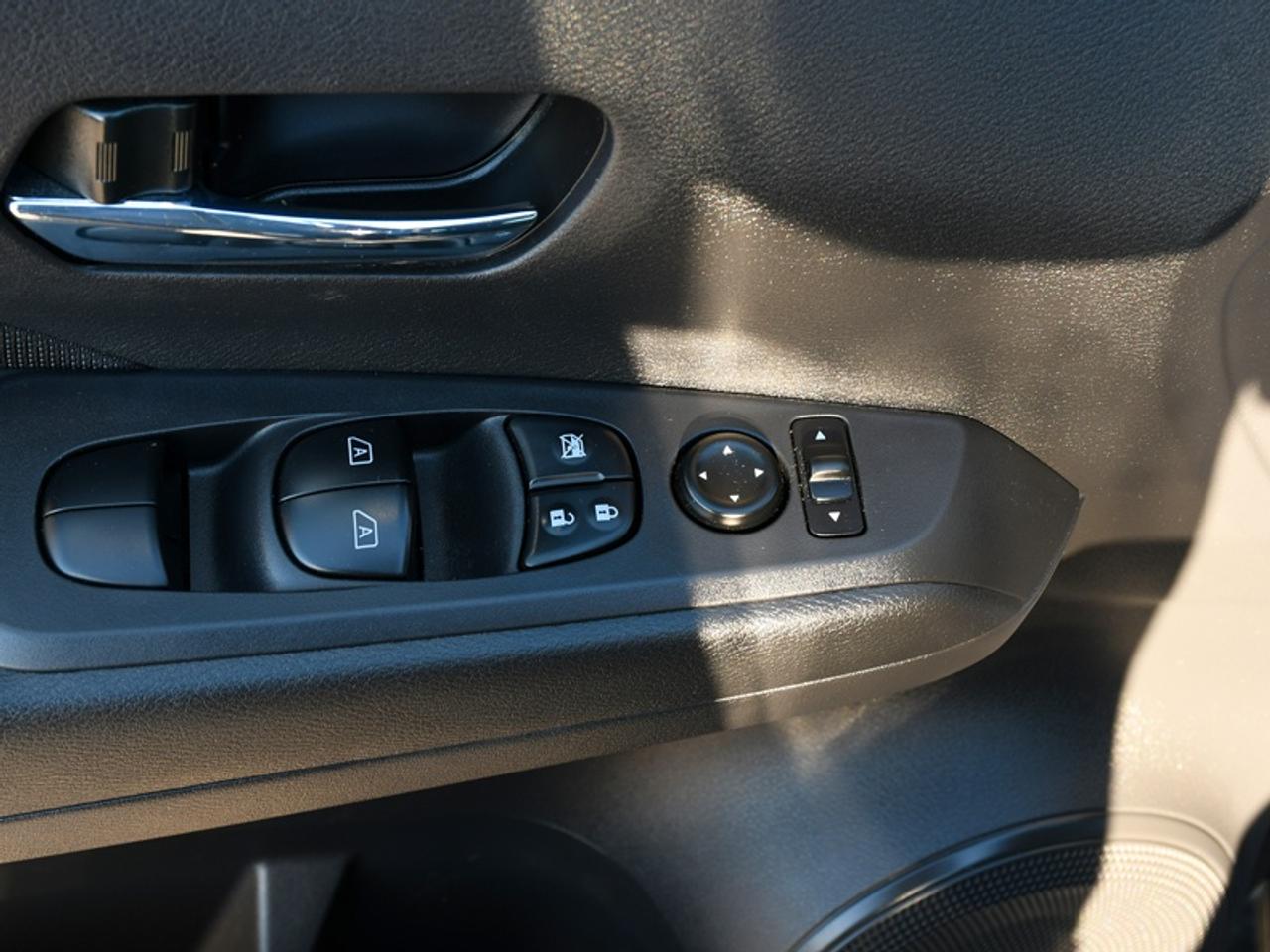 2022 Nissan Kicks SV   Rear Cam   Remote Start   Heated Seats   Alloys Photo
