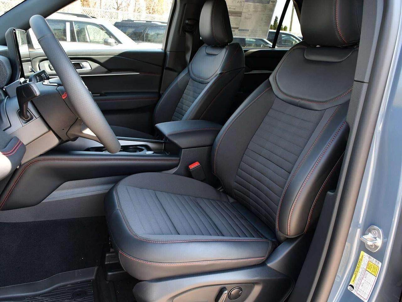 2026 Ford Explorer ST-Line Photo