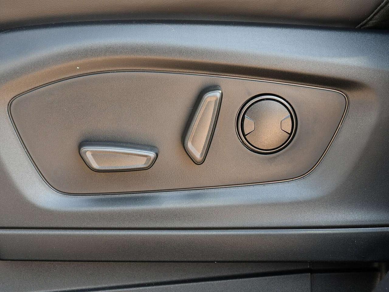 2026 Ford Explorer ST-Line Photo